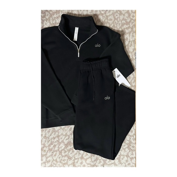 ALO Yoga Sweaters - Unisex Alo Black Quarter Zip-Up Sweatshirt and Joggers Set(new)